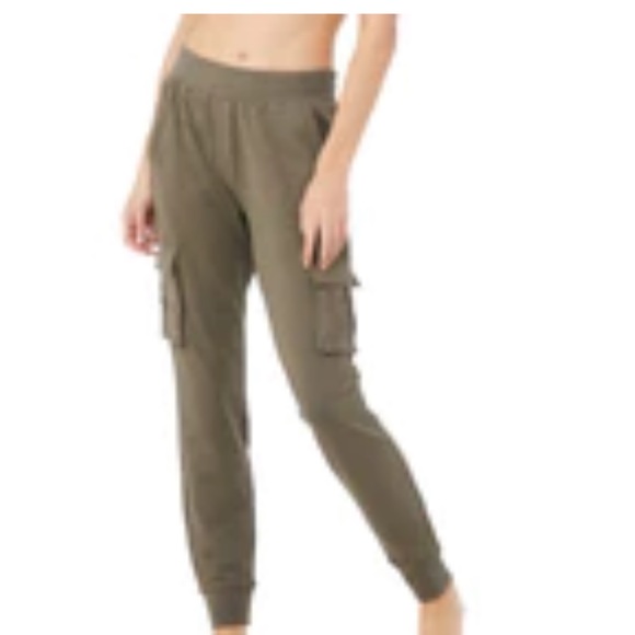 ALO Yoga Pants - Alo cargo pants